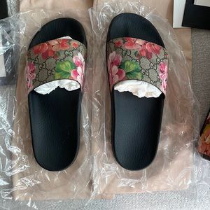 Gucci Supreme St. Bloom Place Slides